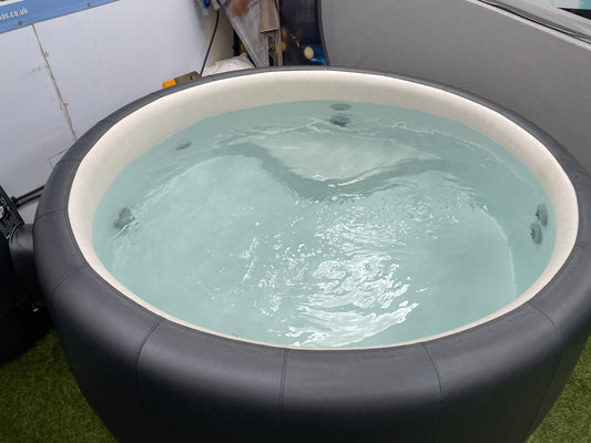 Softub T300 Resort 5/6 Person