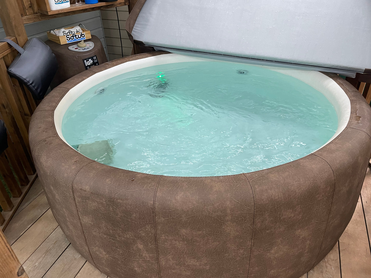 Refurbished Softub T220 Legend 4 Person
