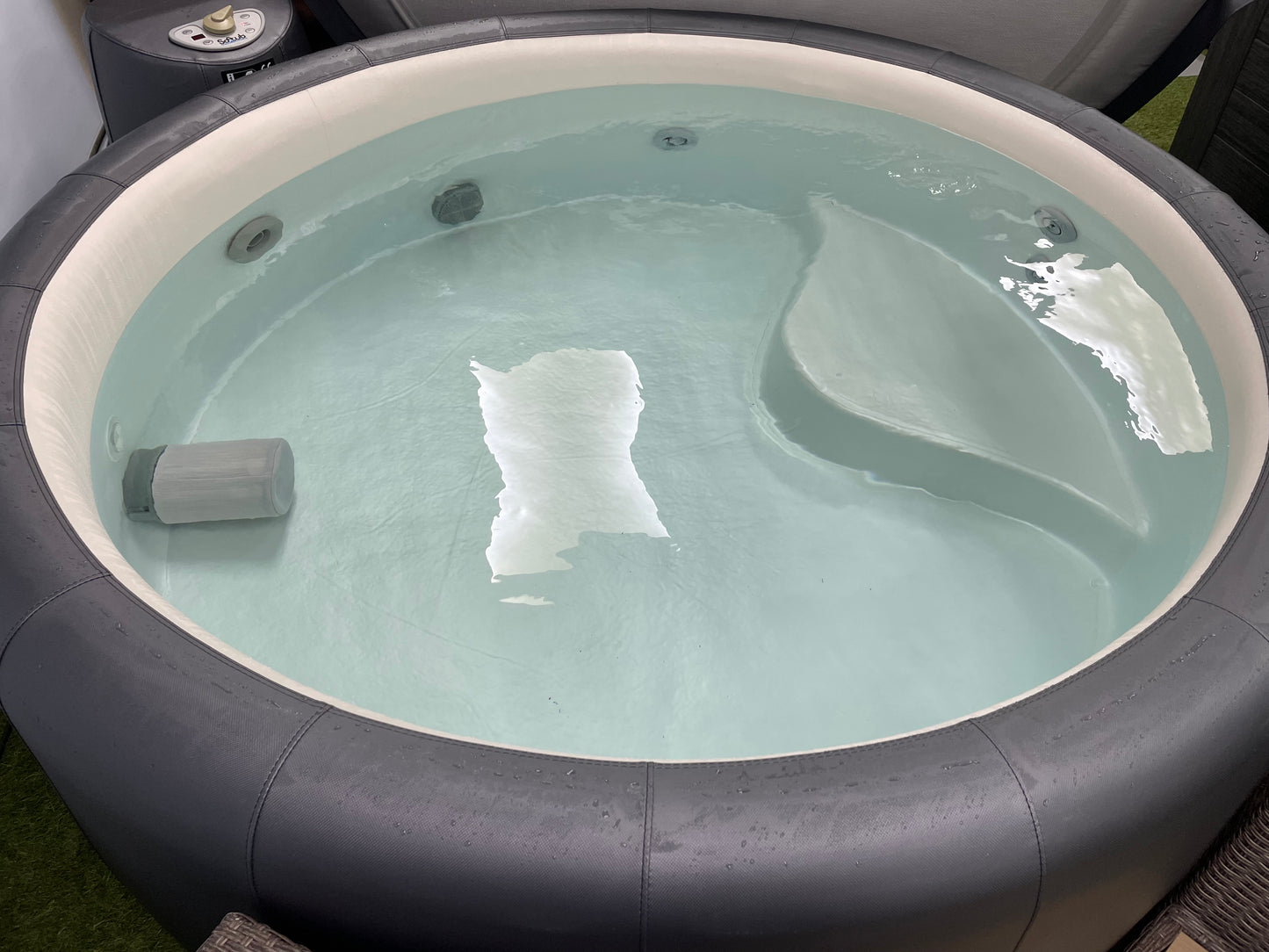 Refurbished Softub Poseidon 5-6 Person
