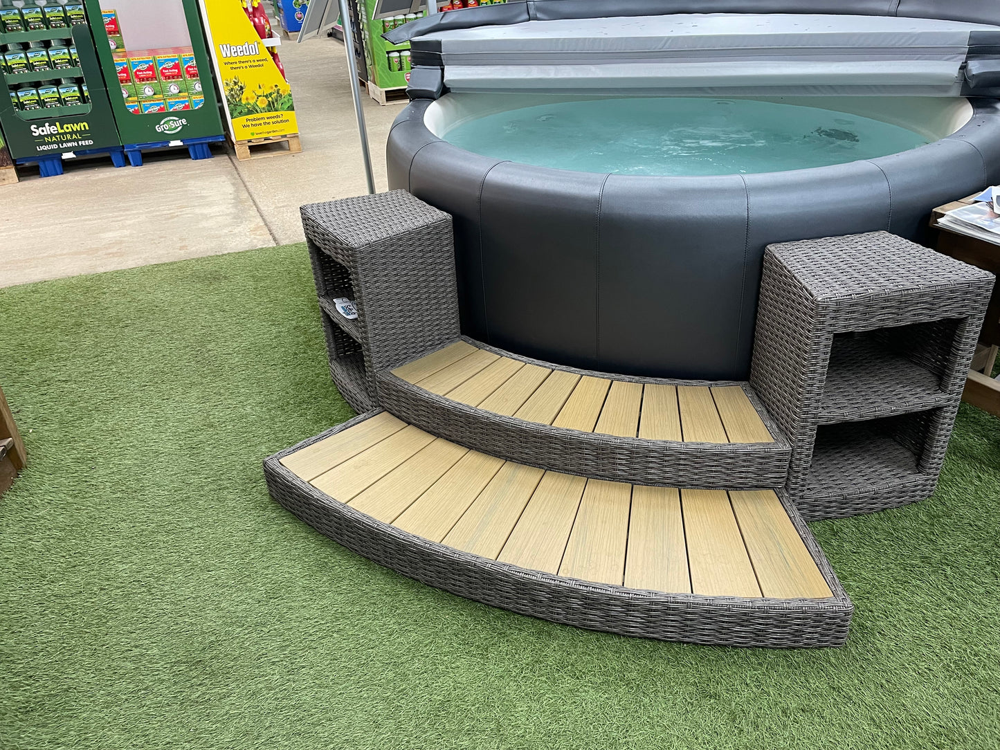 Softub T220 Legend 4 Person
