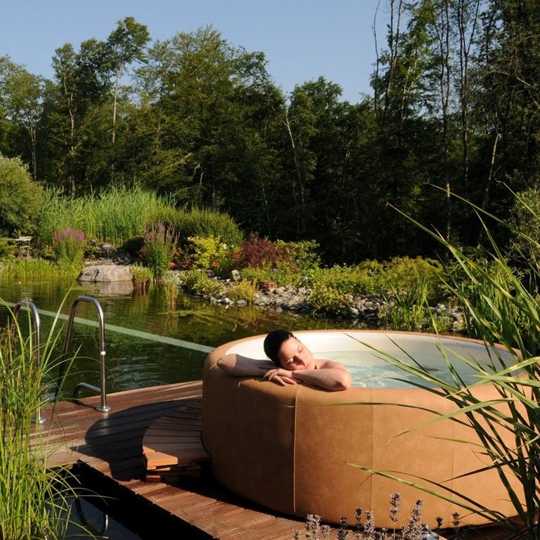 Softub T220 Legend 4 Person