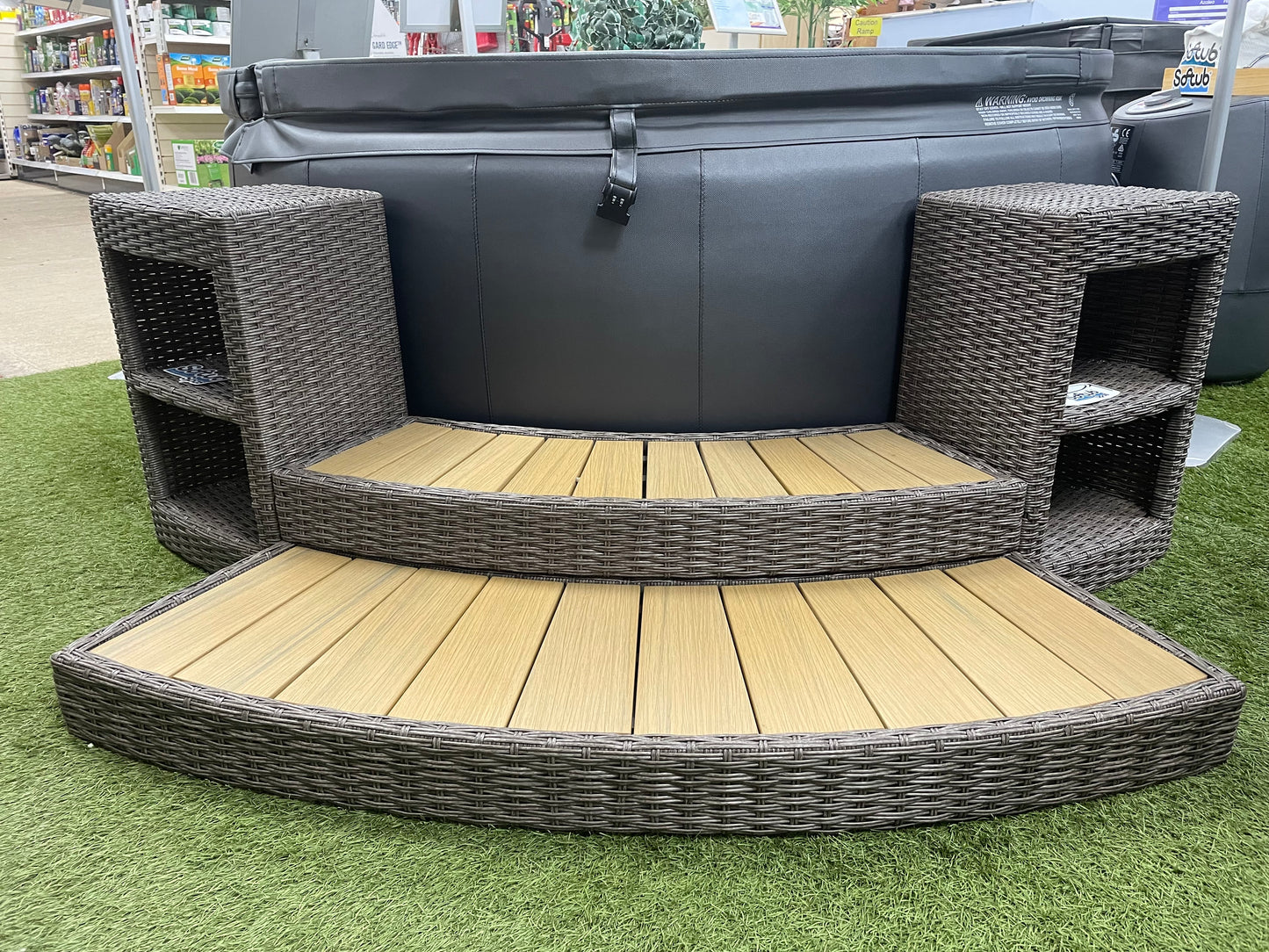 Softub Rattan Stepper